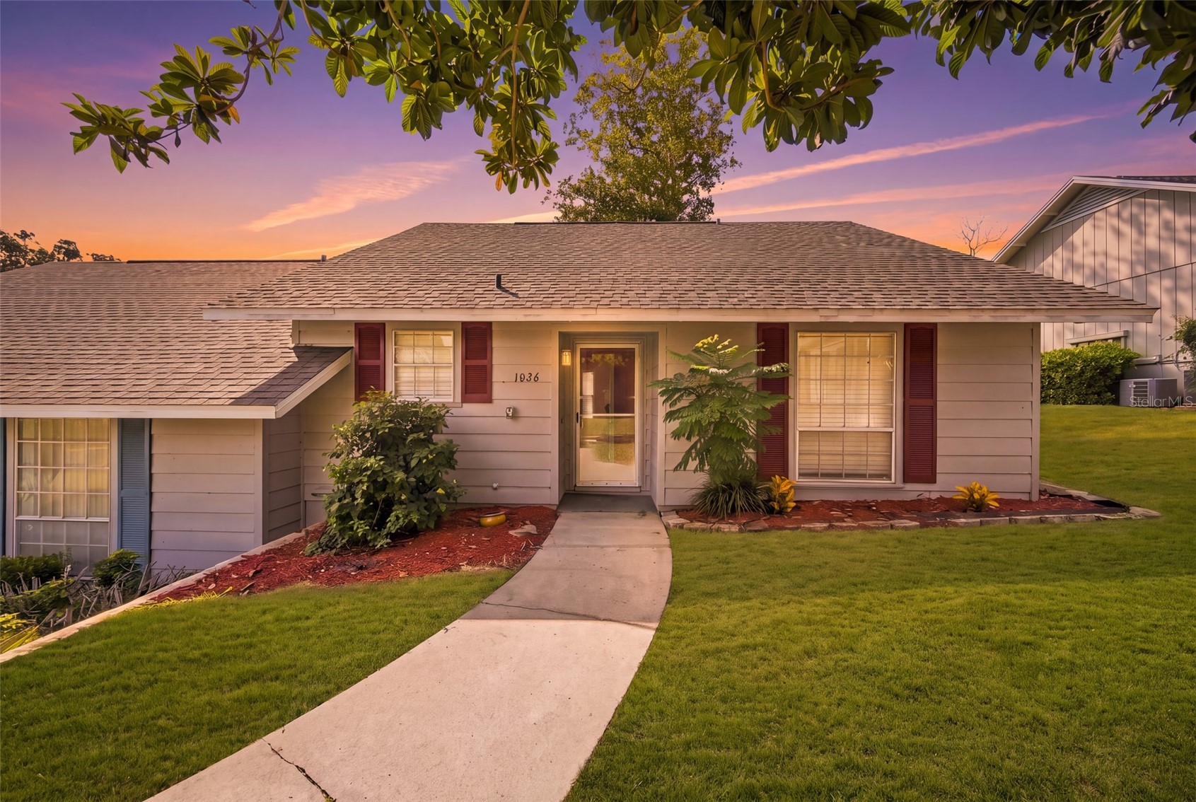 1026 VILLA LANE 14