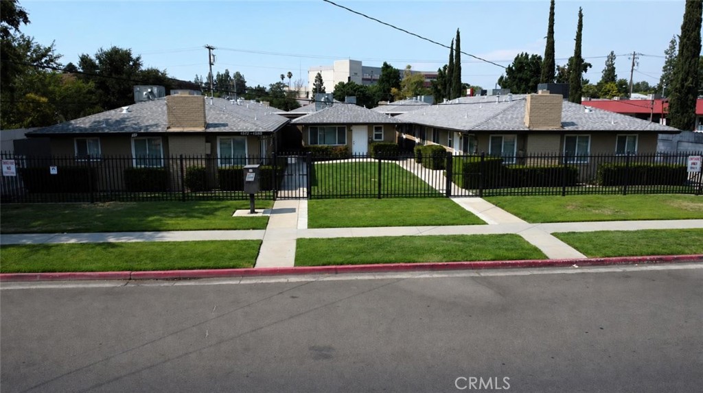 2337 E Shaw