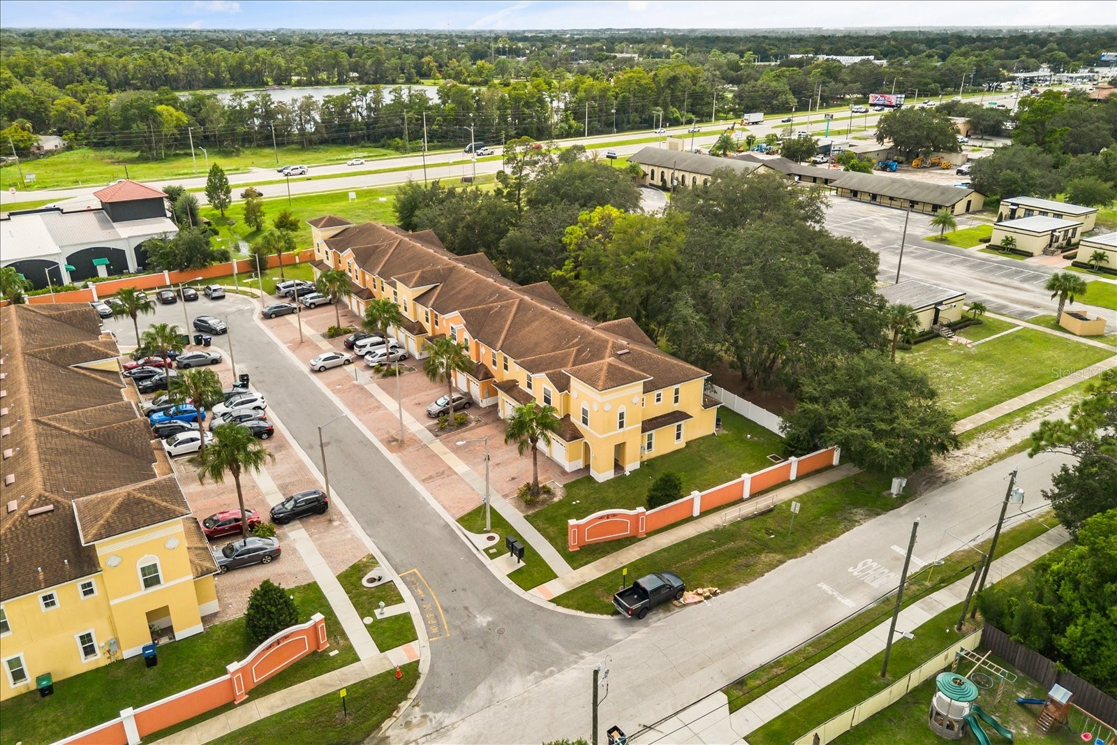 2043 ROYAL VISTA COURT