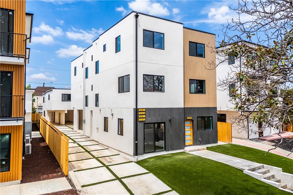 1015 S. Citrus Avenue 1
