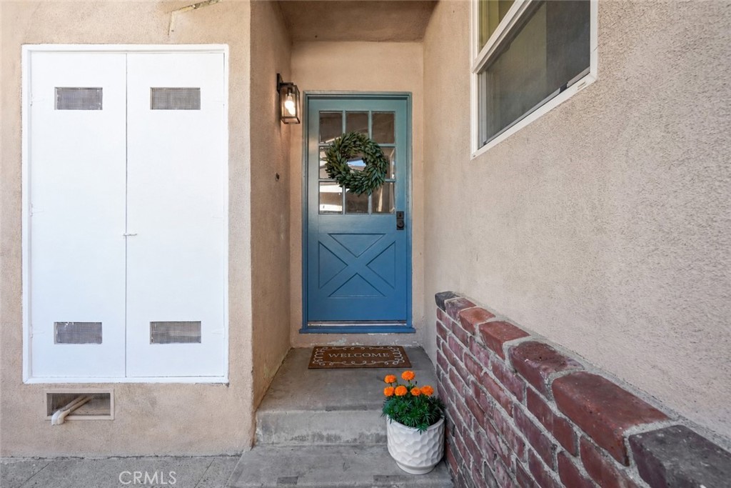 873 E Deloras Drive
