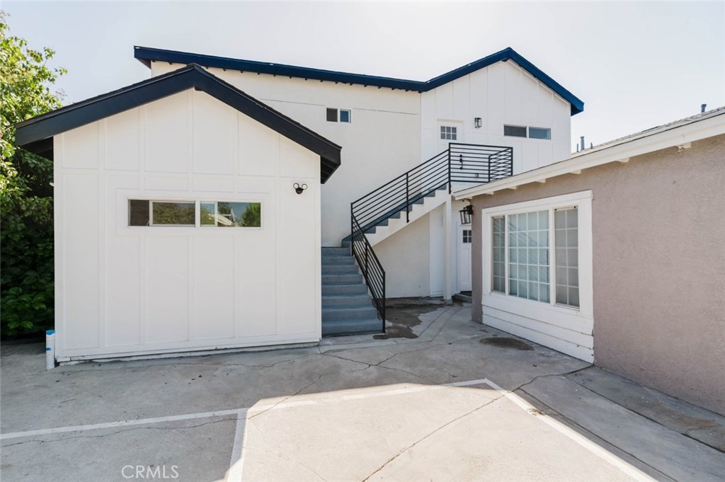 5732 Willowcrest Avenue 2