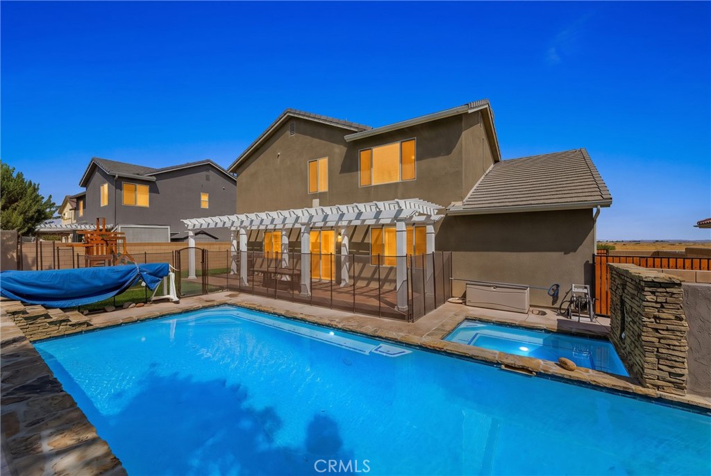 3752 W Newgrove