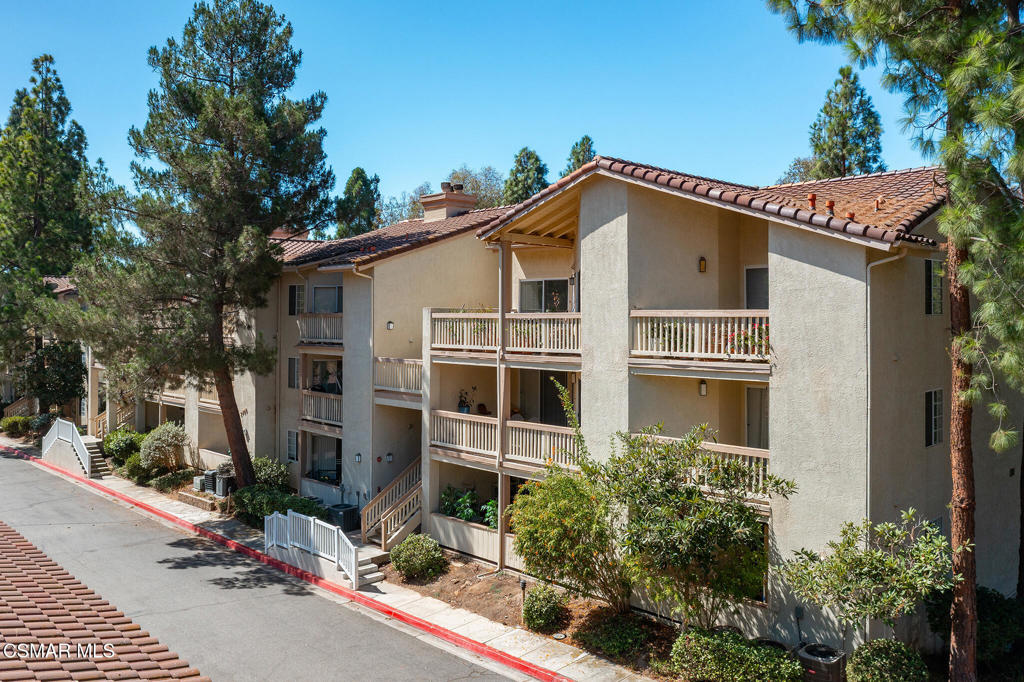 5728 Oak Bend Lane 208