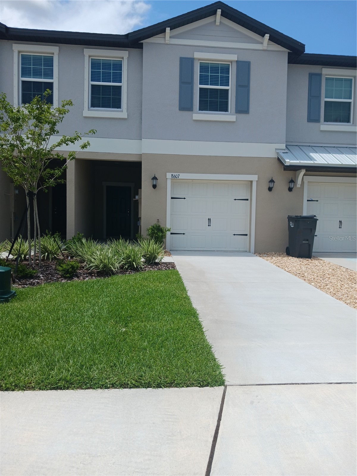 8607 TROPICAL AIRE LANE