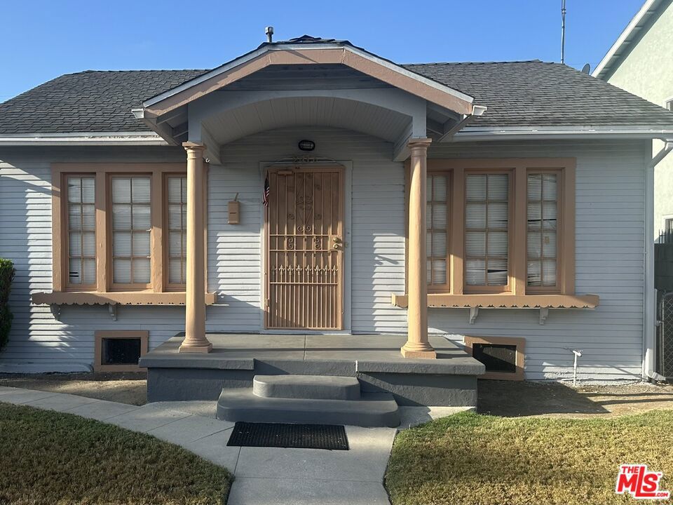 2418 Exposition Place