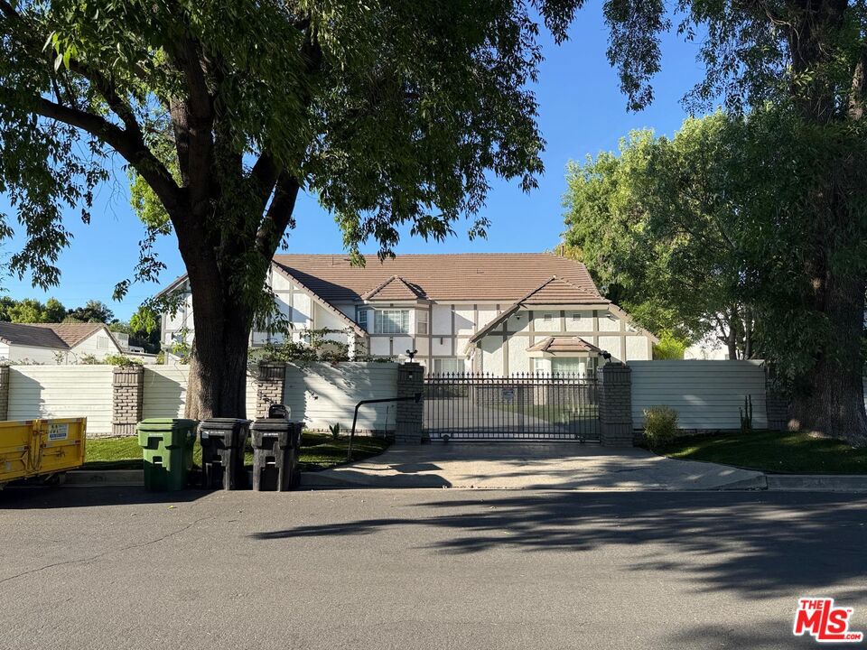 17153 Rayen Street