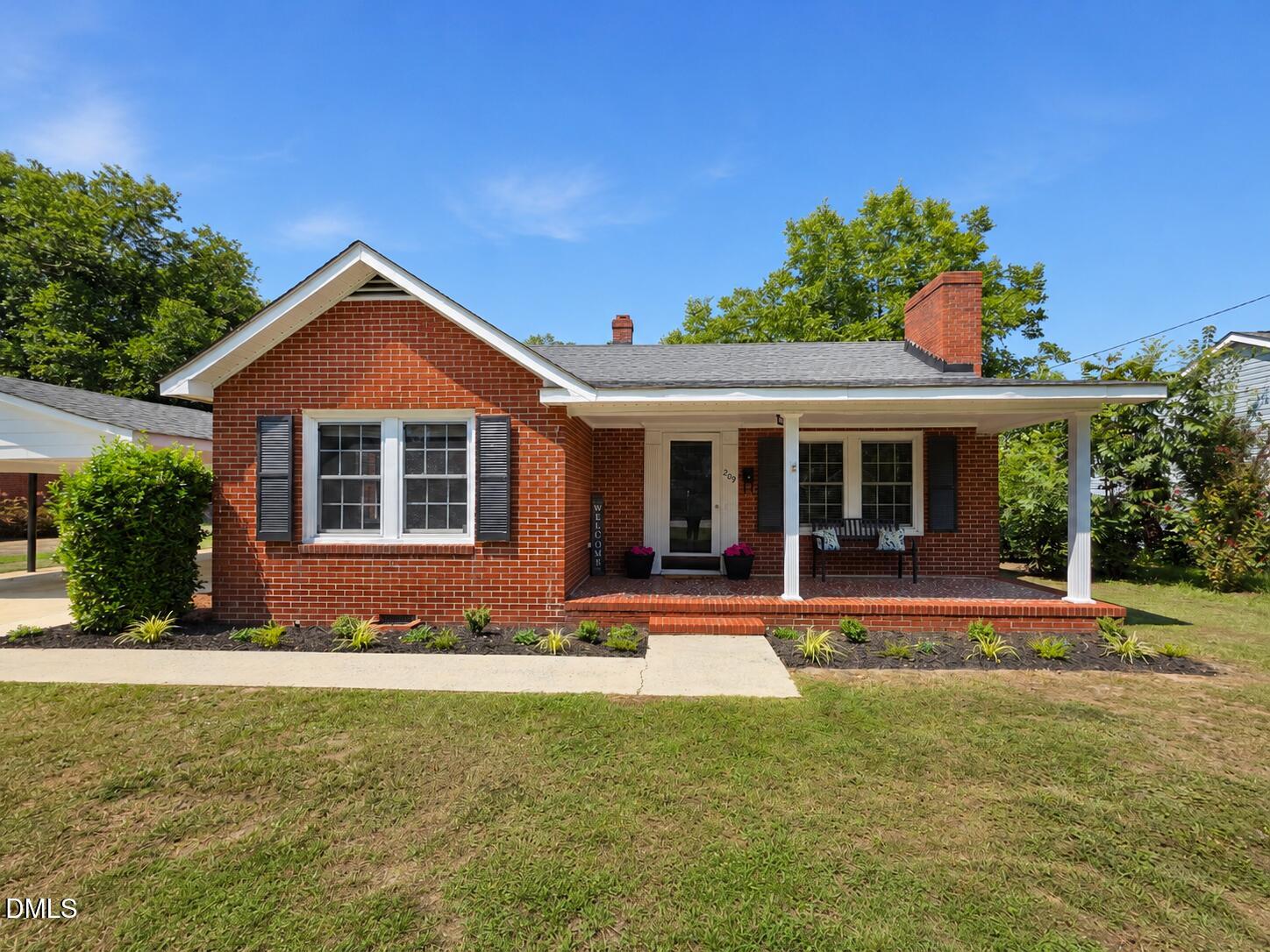 209 N Watauga Avenue, Dunn, NC 28334