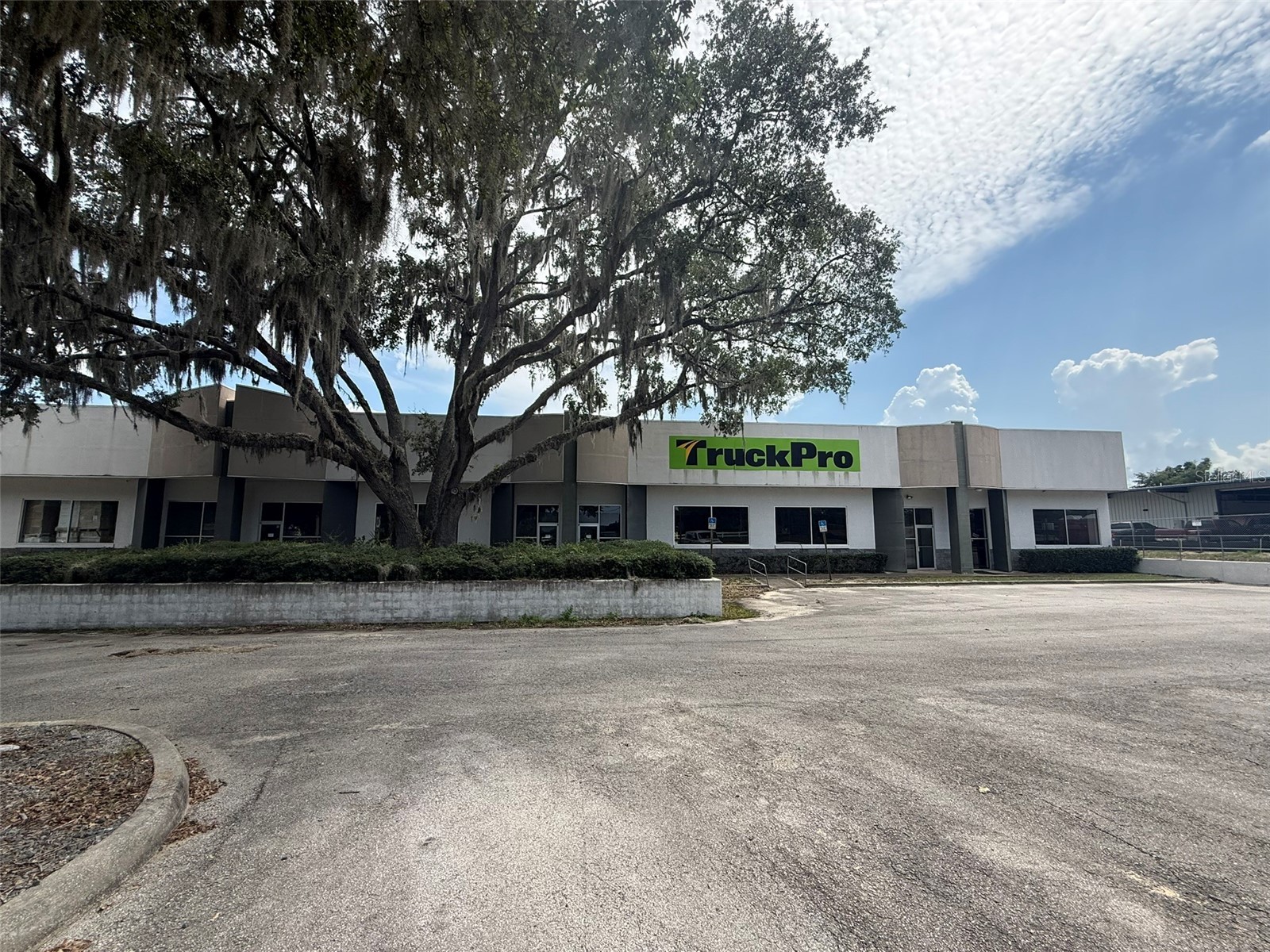 5042 W HIGHWAY 40 101