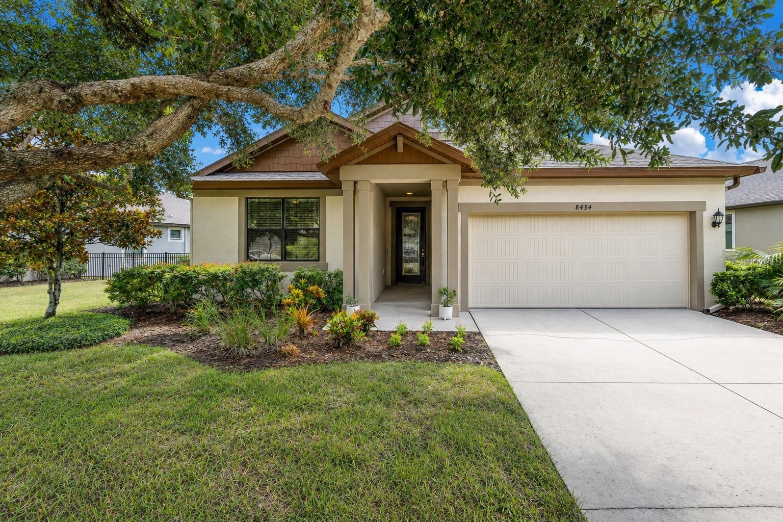 8454 MAY PORT COURT