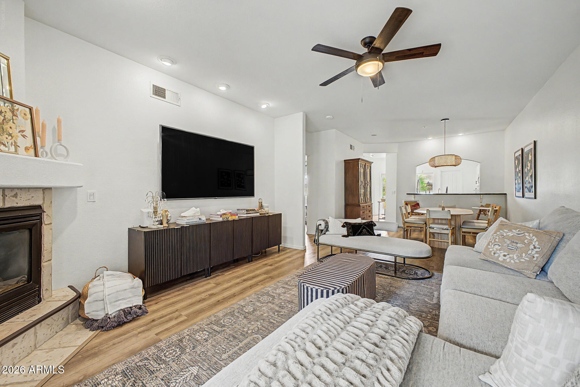 7021 E EARLL Drive 202, Scottsdale, AZ 85251