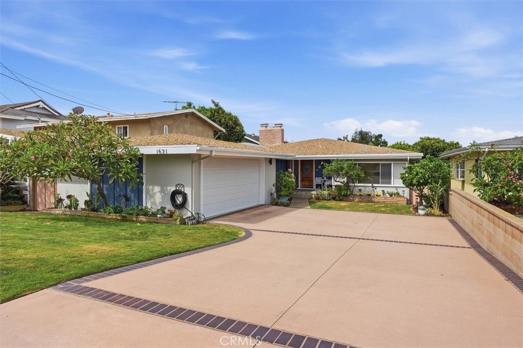 1621 Flower Avenue
