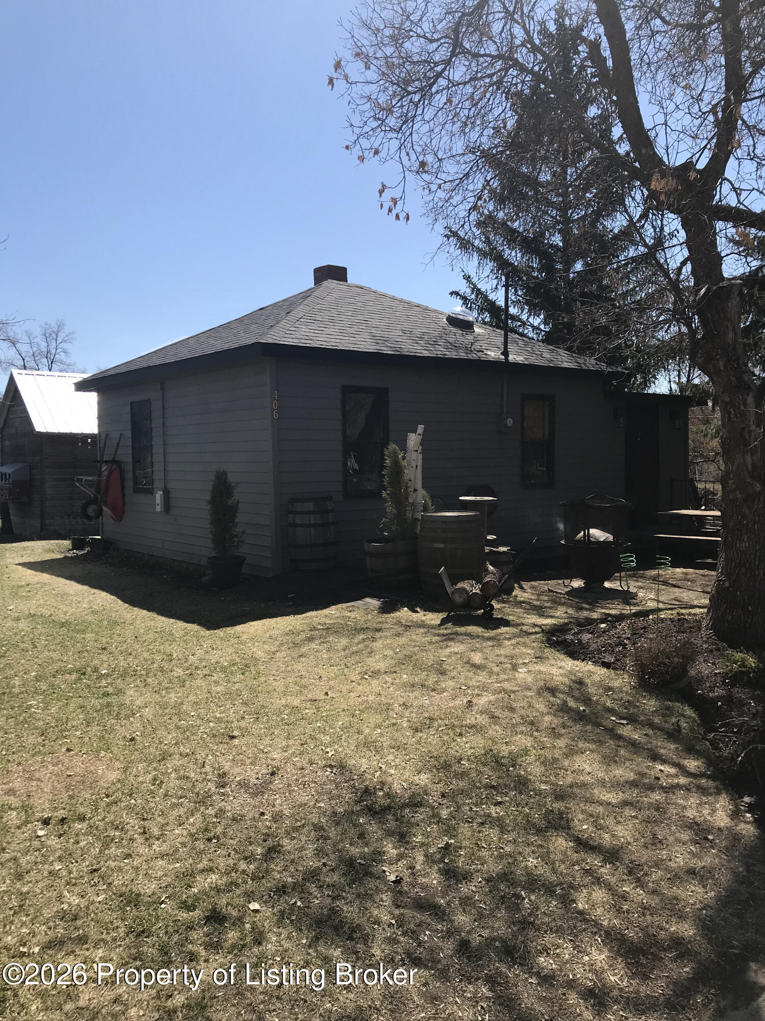 406 2nd Street NW, Belfield, ND 58622