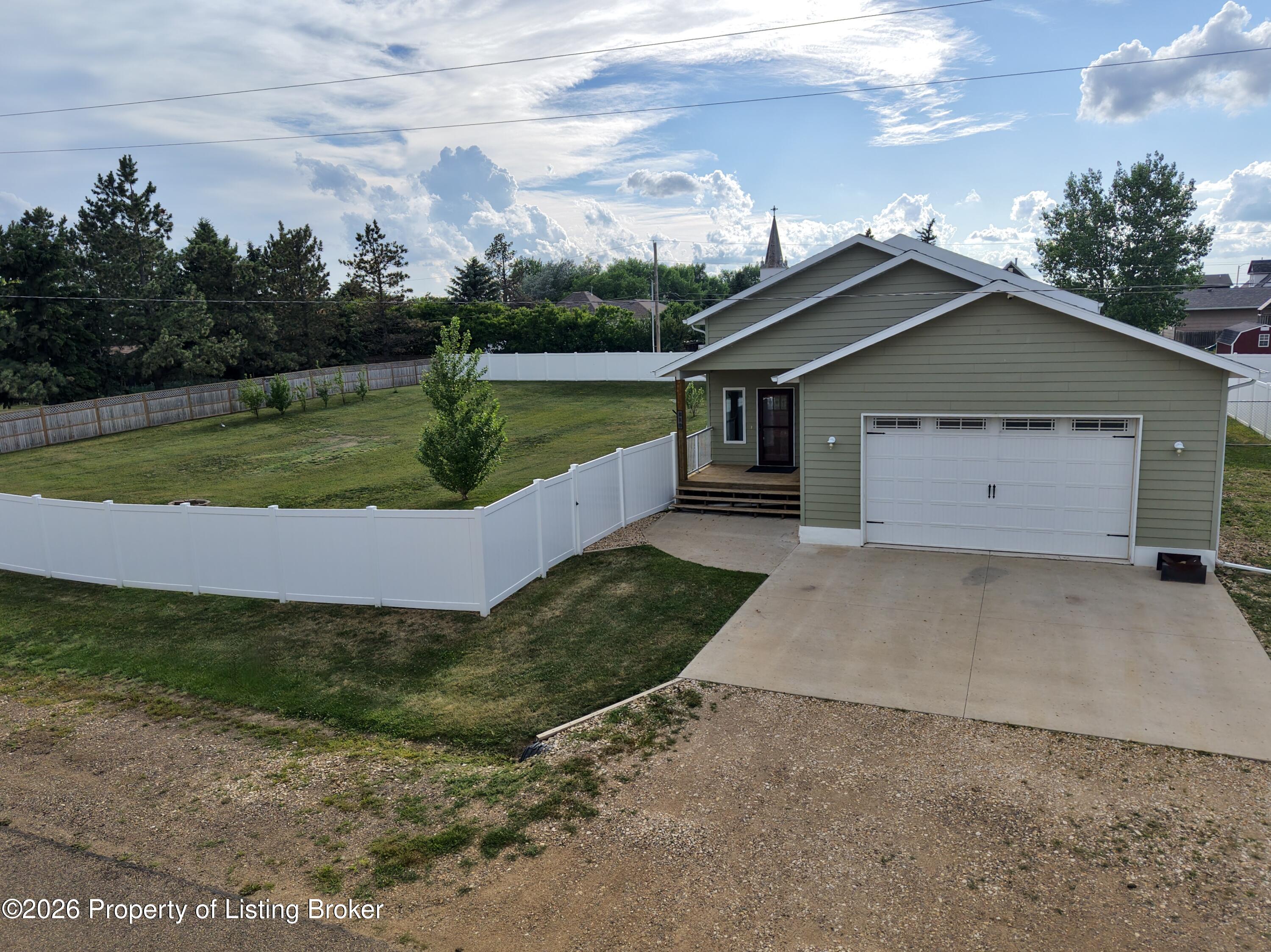 210 B Street S, Richardton, ND 58652