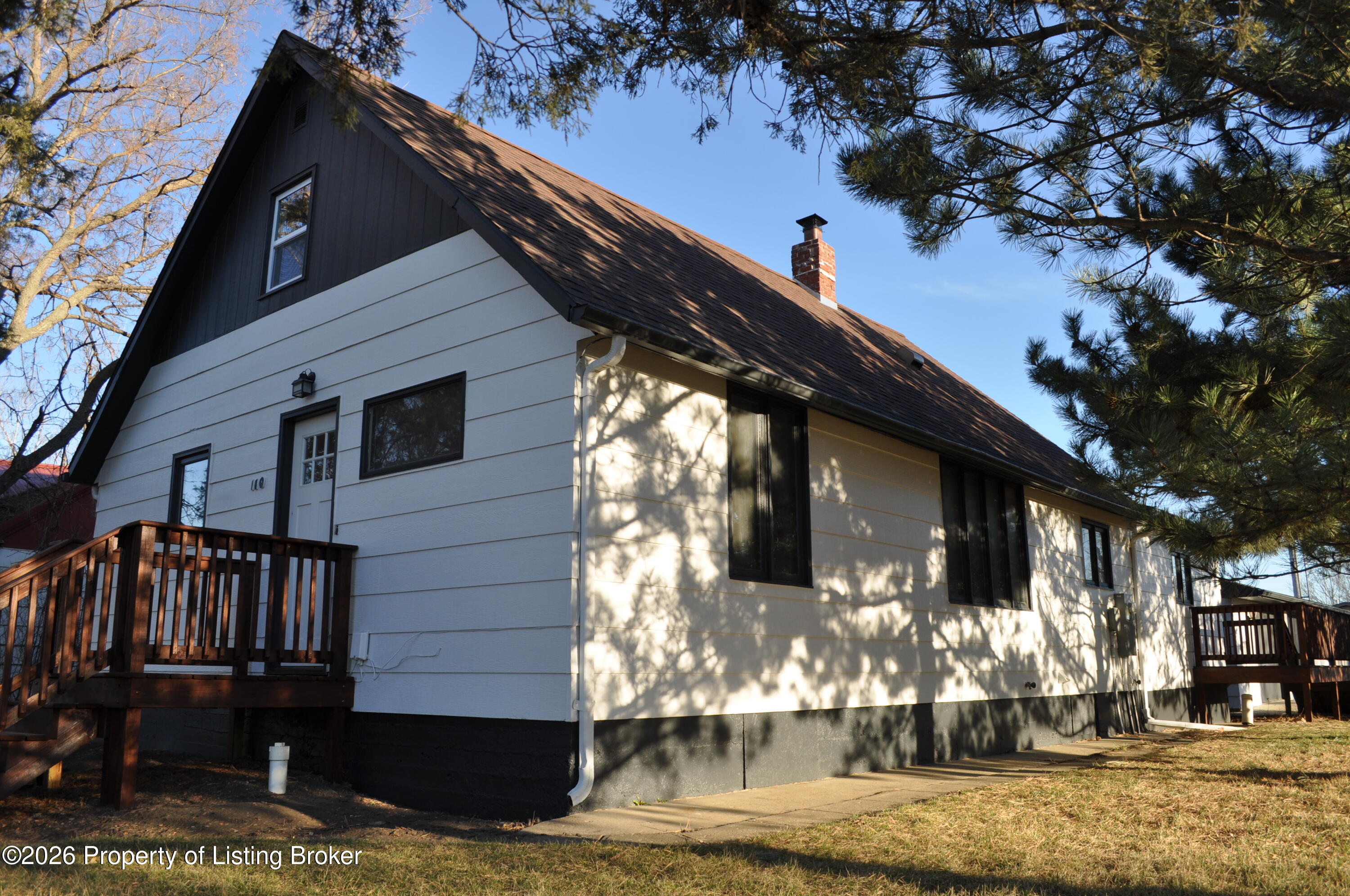 110 8th Street W, Lemmon, SD 57638