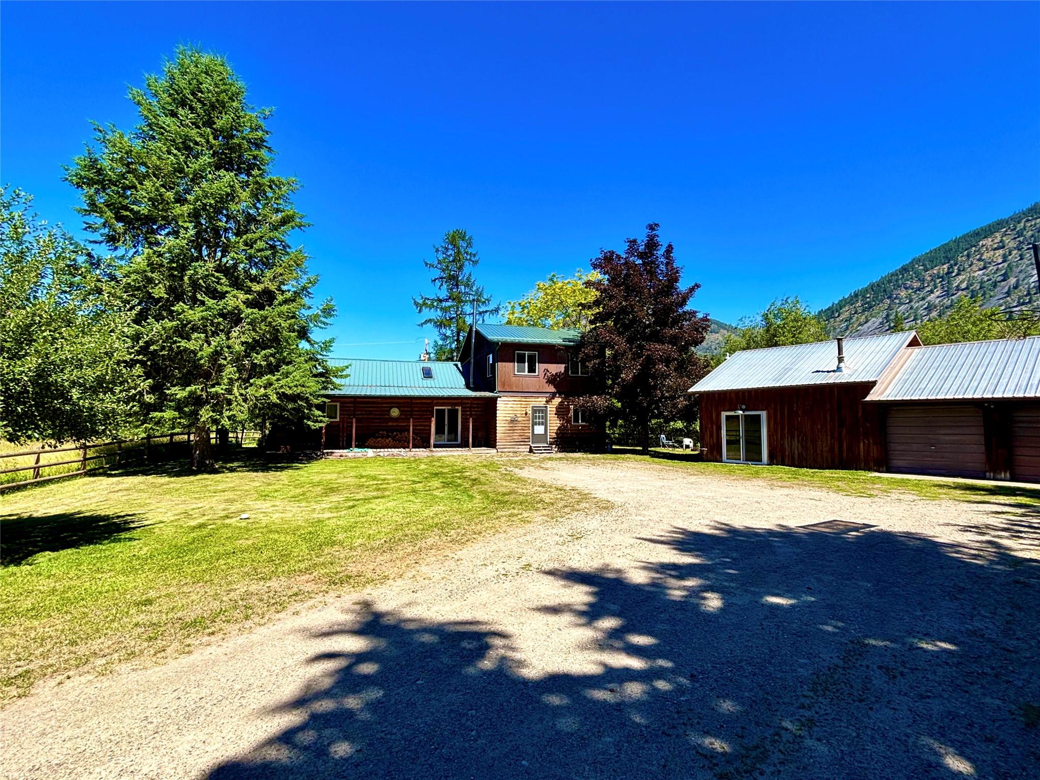 1484 River Road W