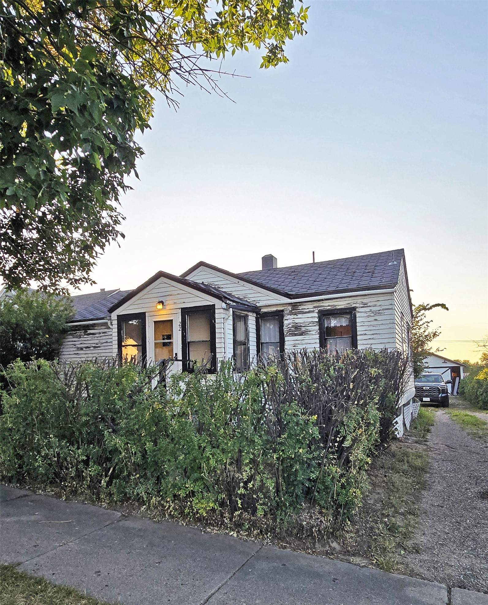 22 7th Avenue SE