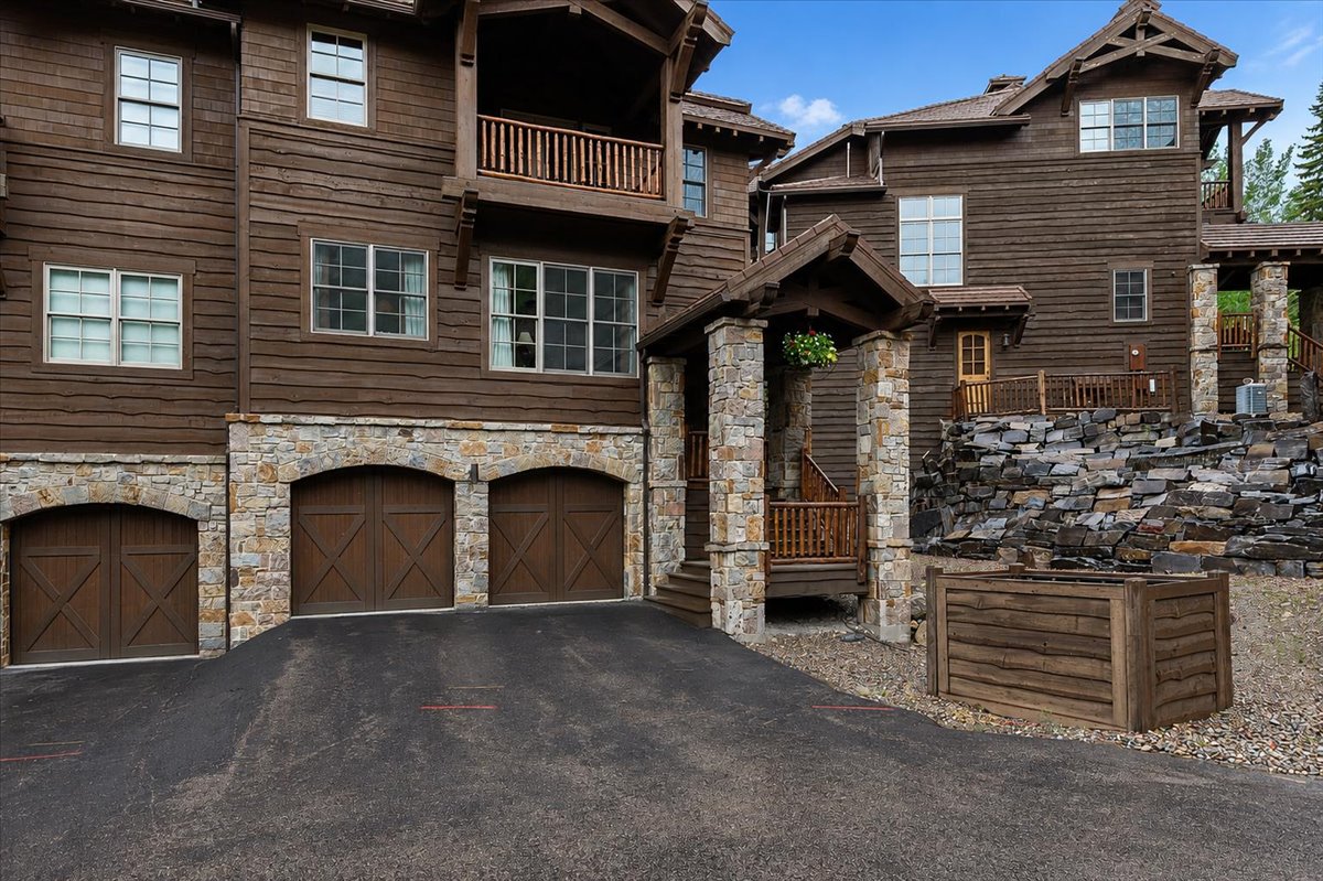 128 Slopeside Drive 18