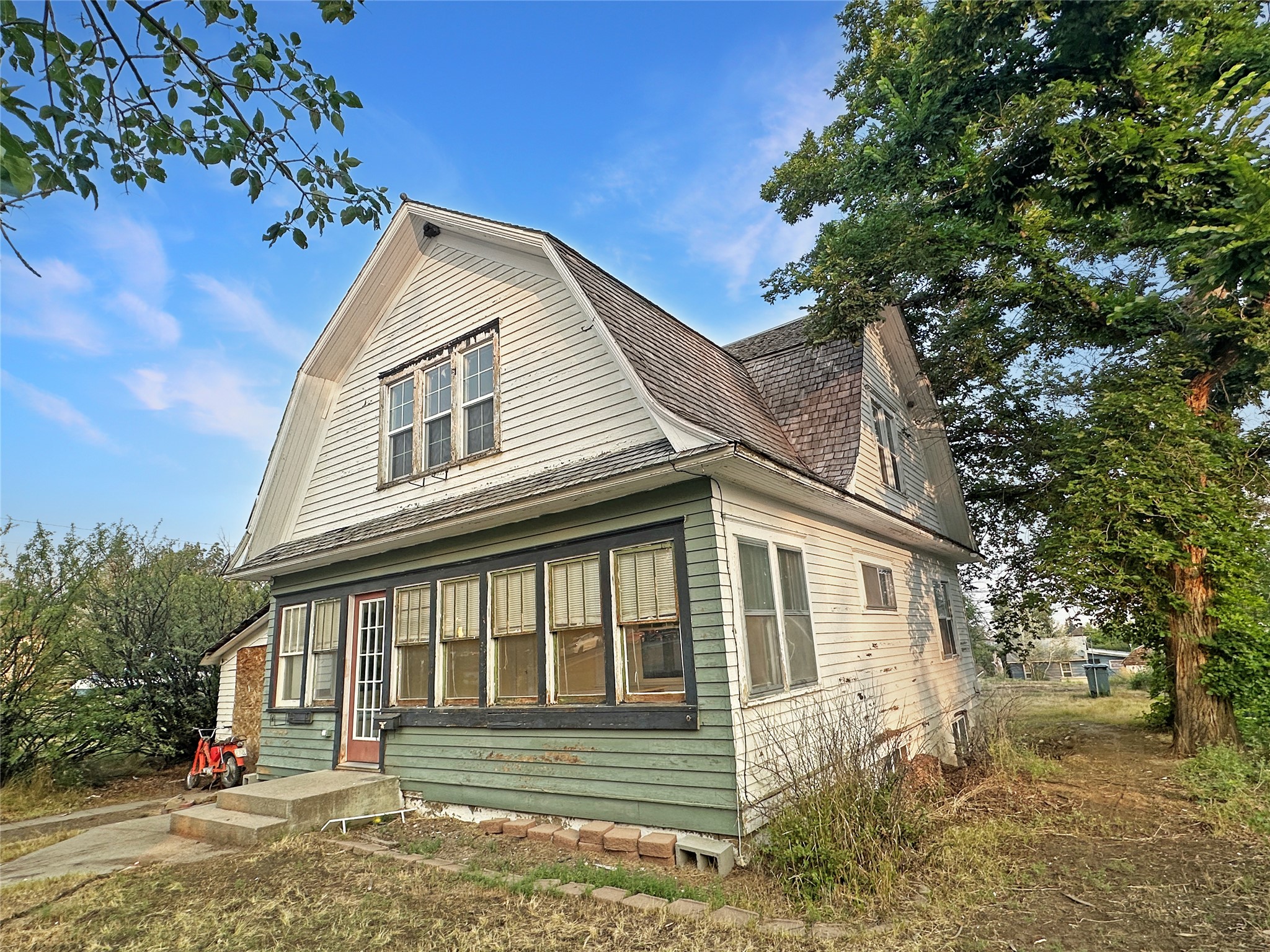 138 2nd Avenue SE