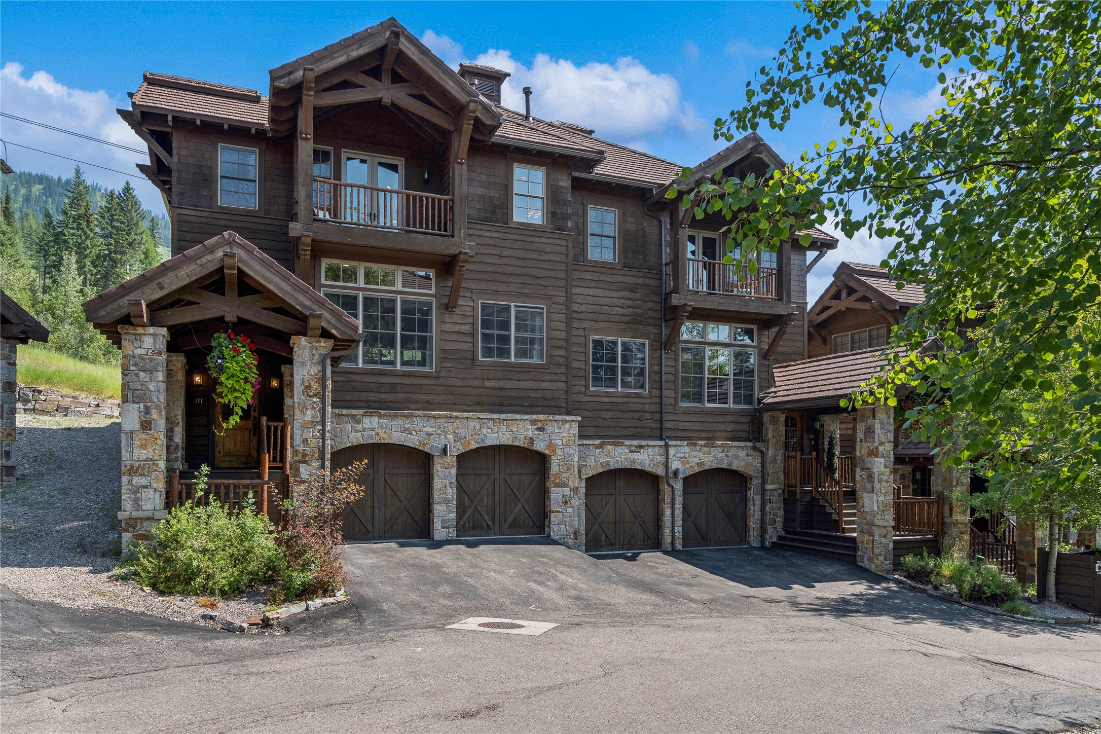 111 Slopeside Drive 7