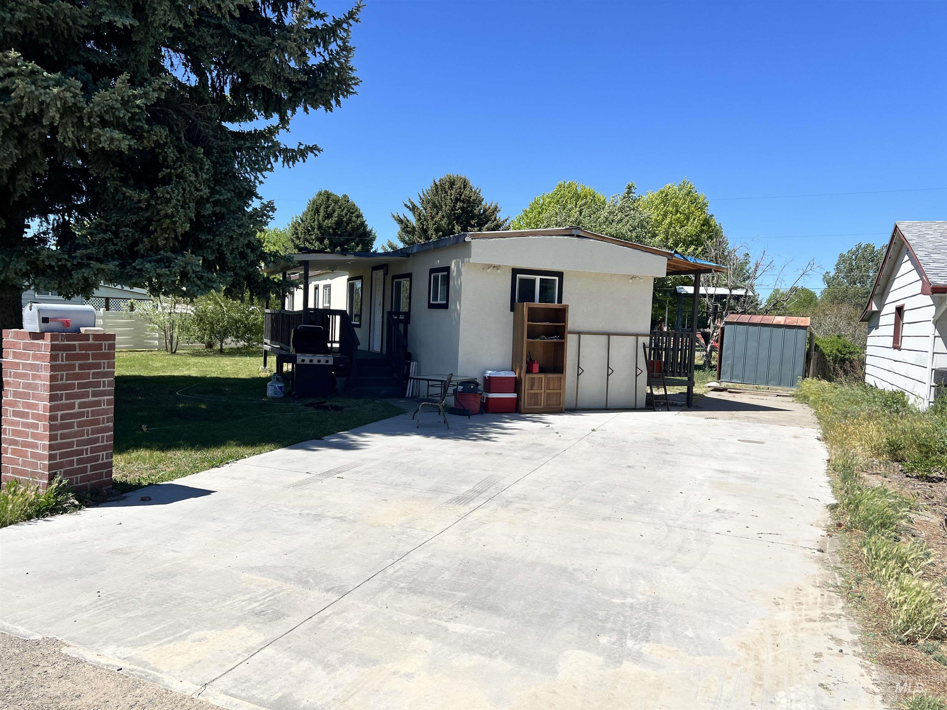 380 Orchard St, Gooding ID 83330