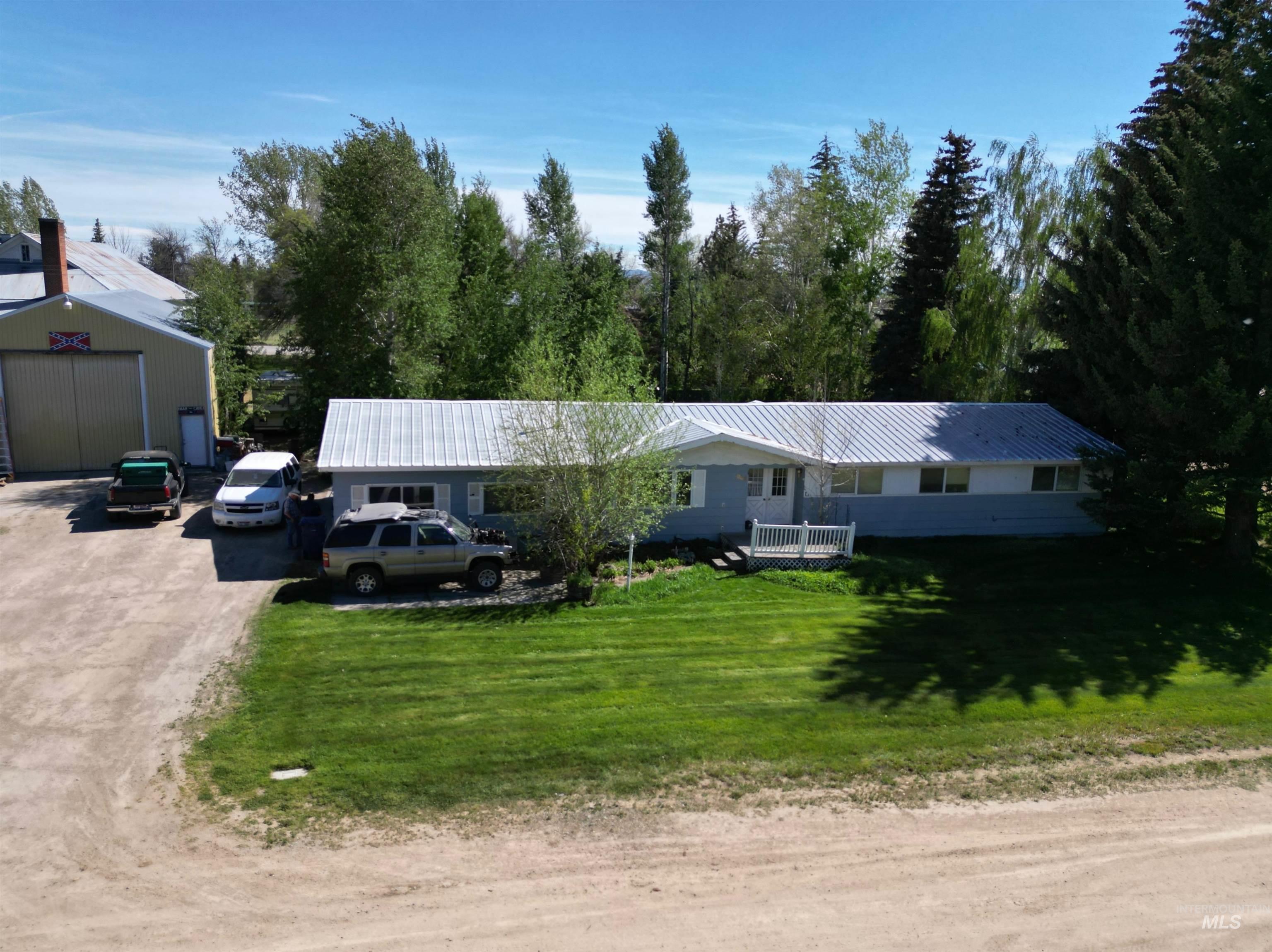 206 E Alturas Ave, Fairfield ID 83327