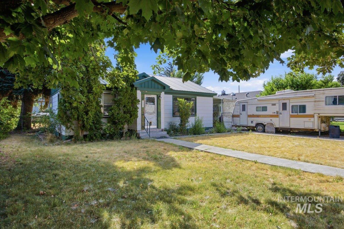 1234 Colorado St, Gooding ID 83330