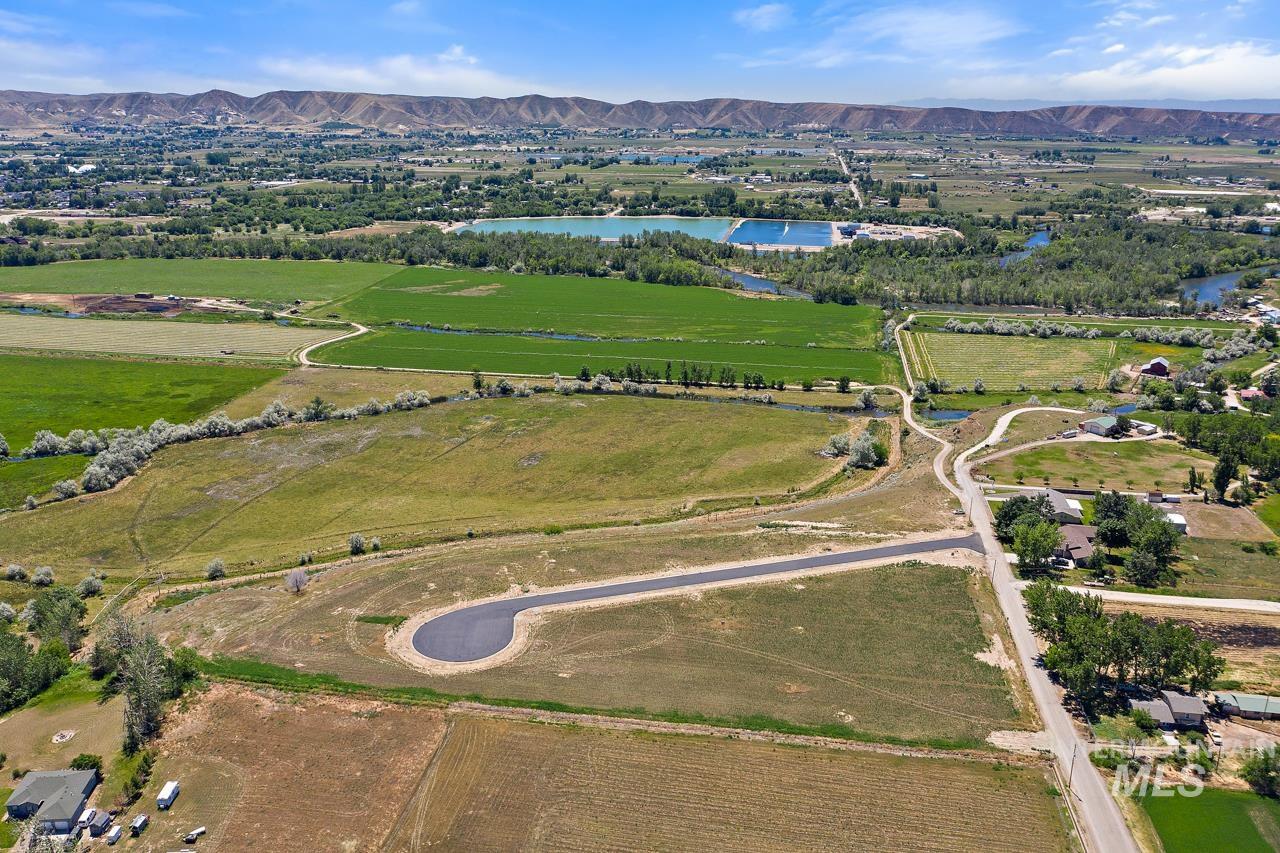 1990 Moonlight Lane, Emmett ID 83617