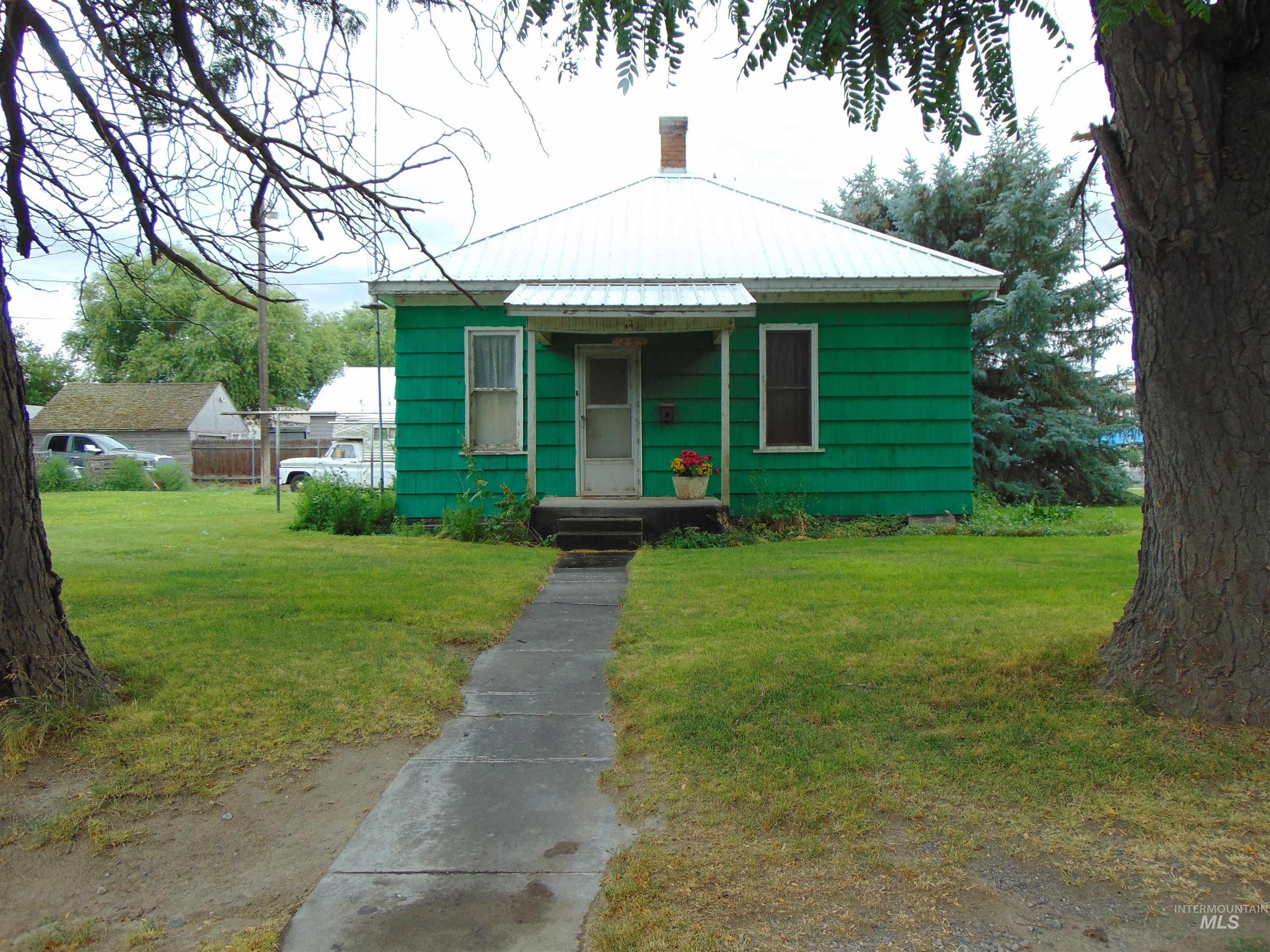 233 Glenn Street, Vale OR 97918