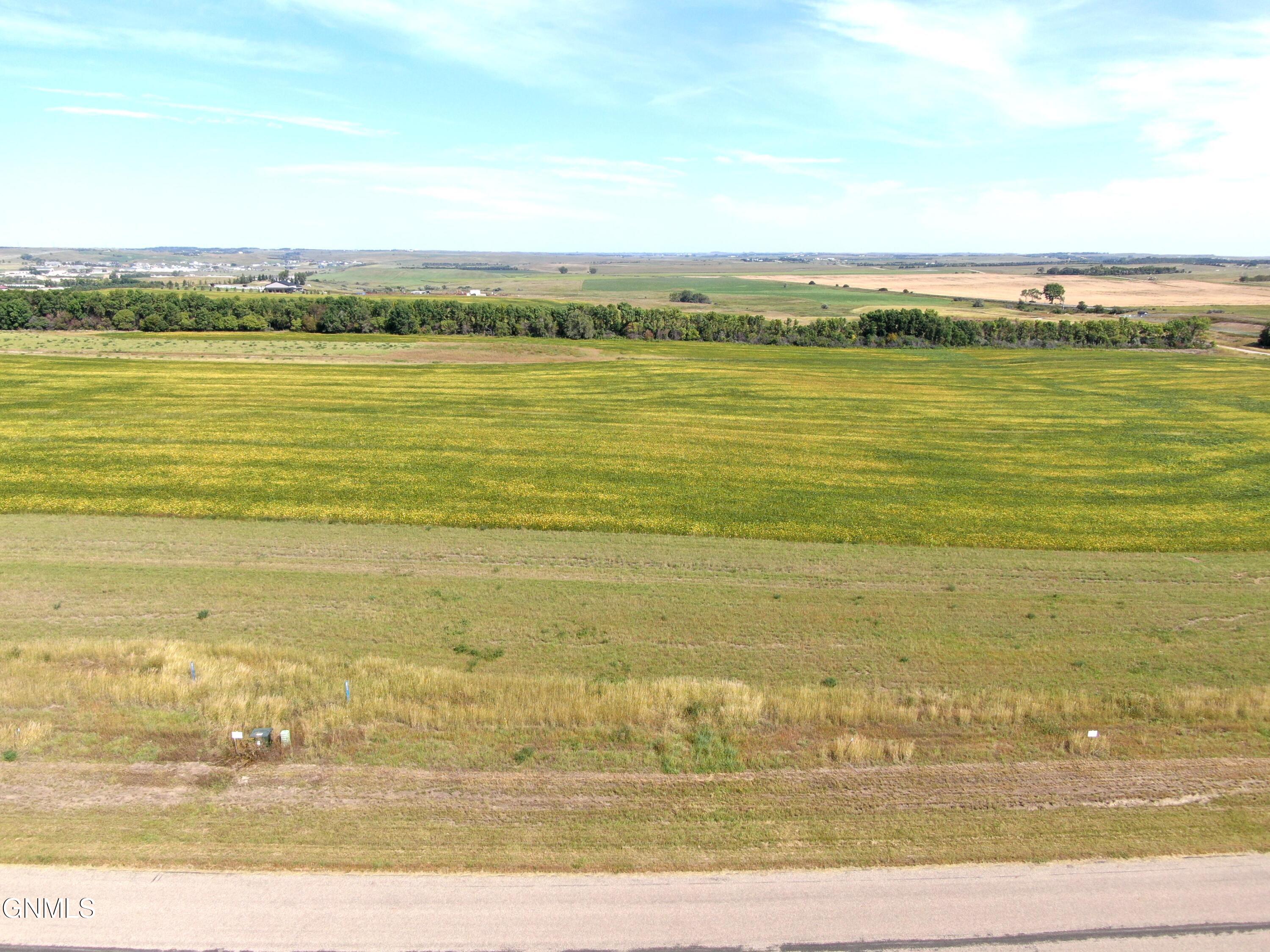 17004 Acadia Drive, Bismarck, ND 58503