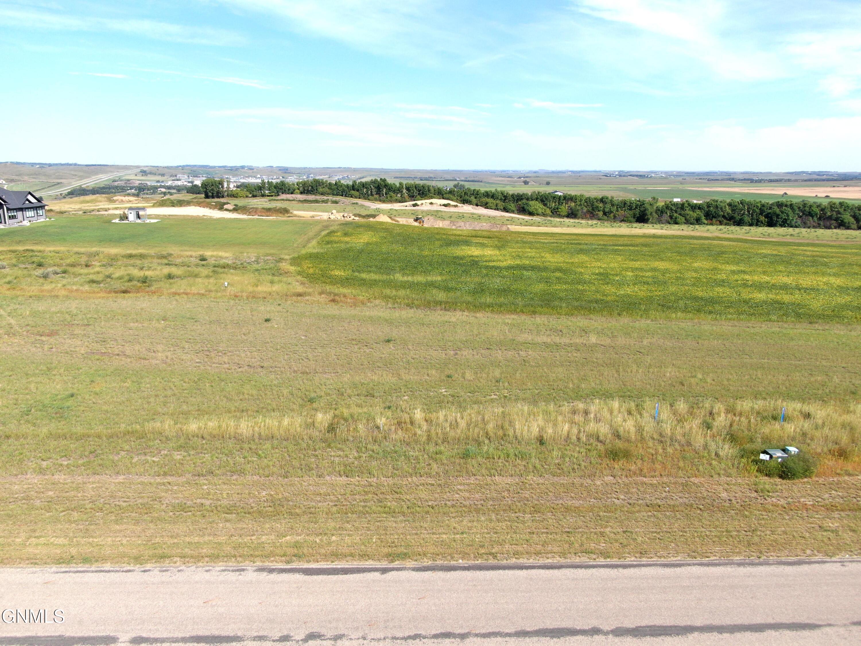 14008 Acadia Drive, Bismarck, ND 58503