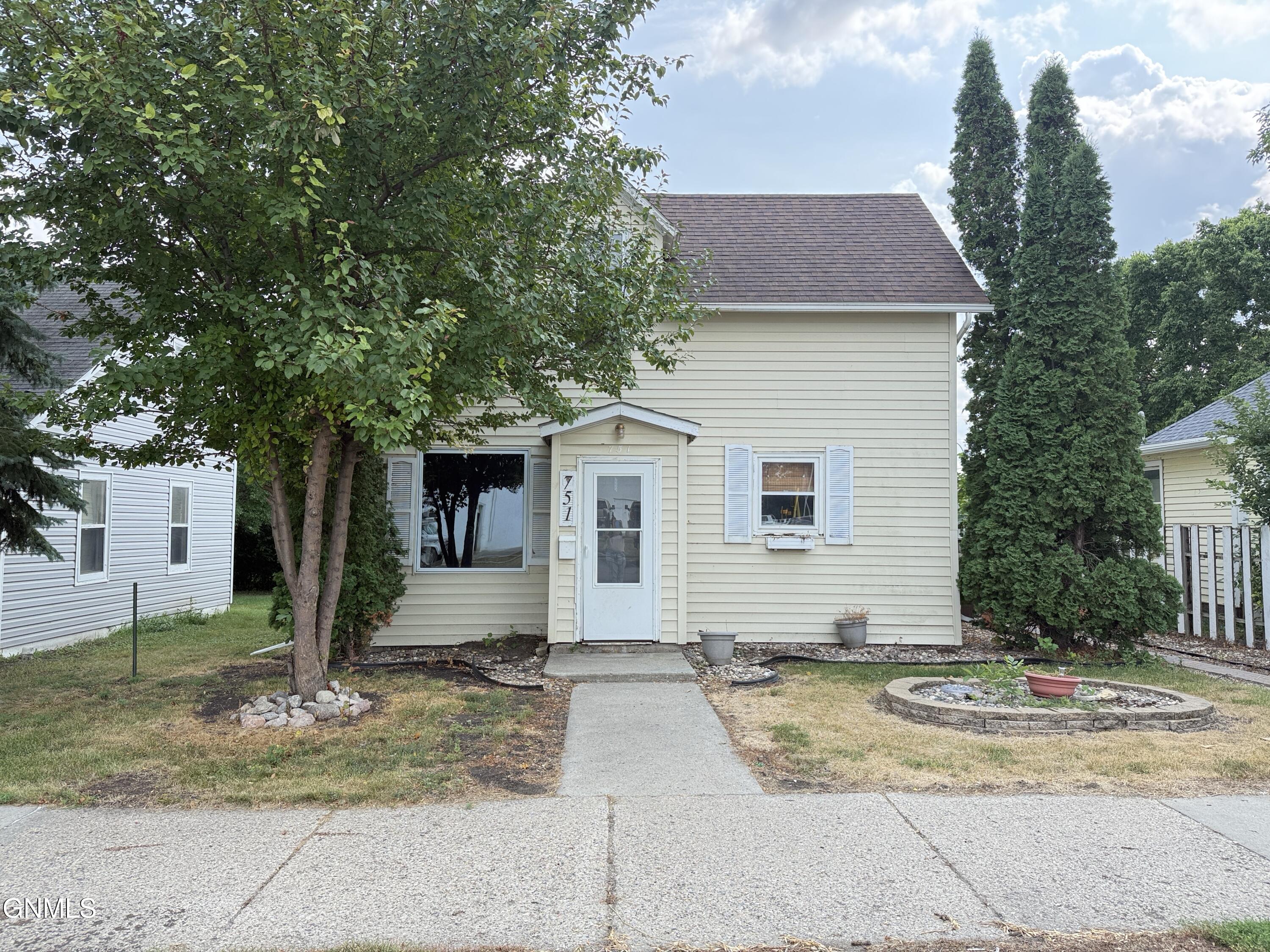 751 2nd Street SW, Valley City, ND 58072