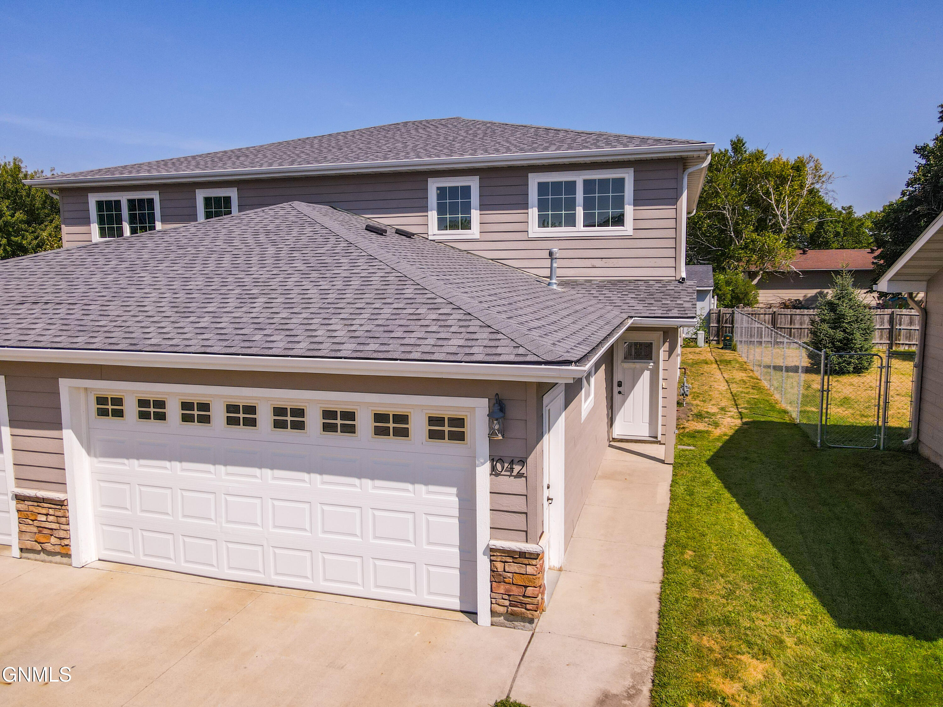 1042 8th Avenue NW, Valley City, ND 58072
