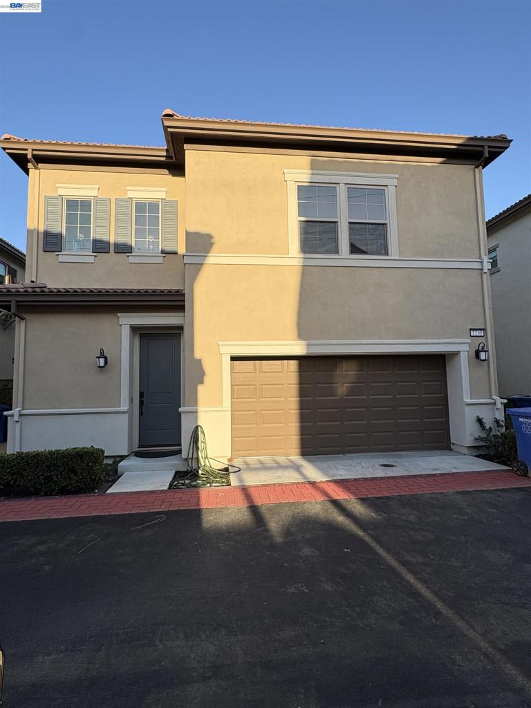 1230 S Ross Ct