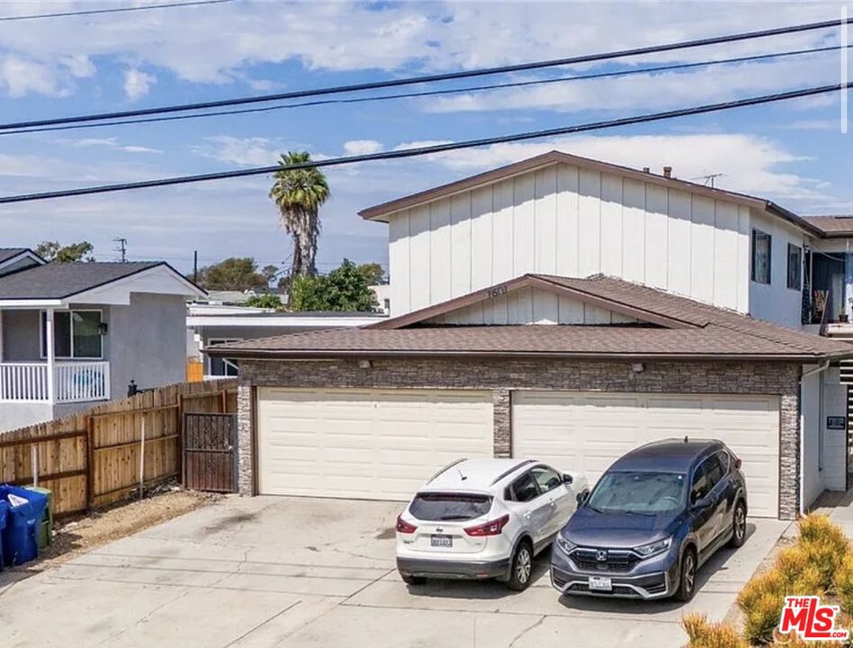 1601 Torrance Boulevard 3