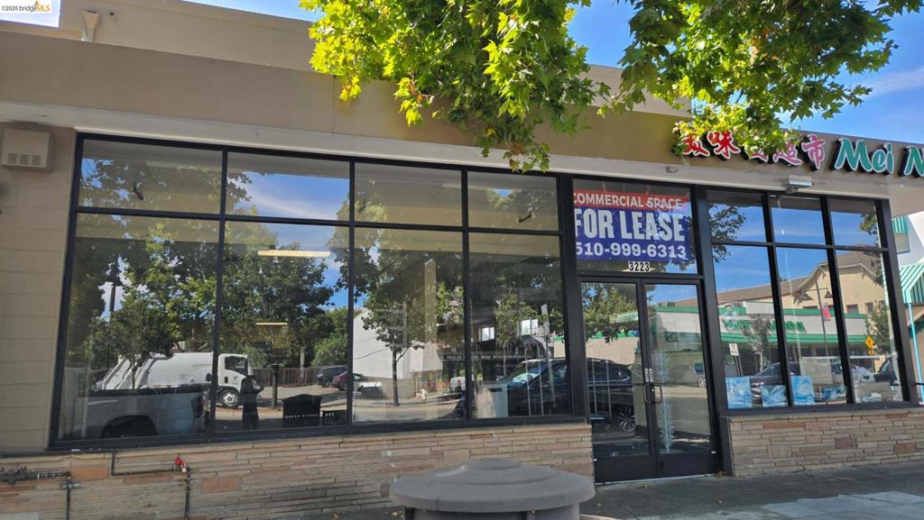 3223 Castro Valley Blvd