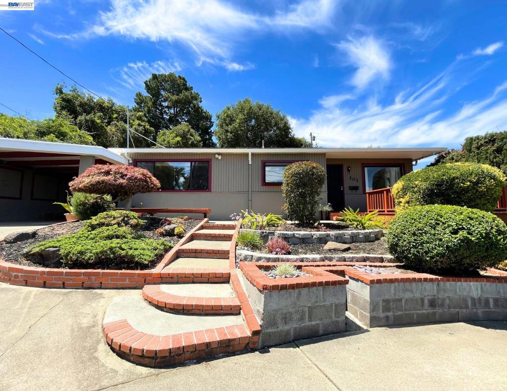301 Joan Vista St