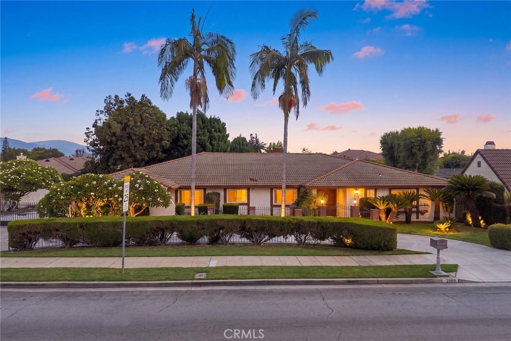 2000 Holly Avenue
