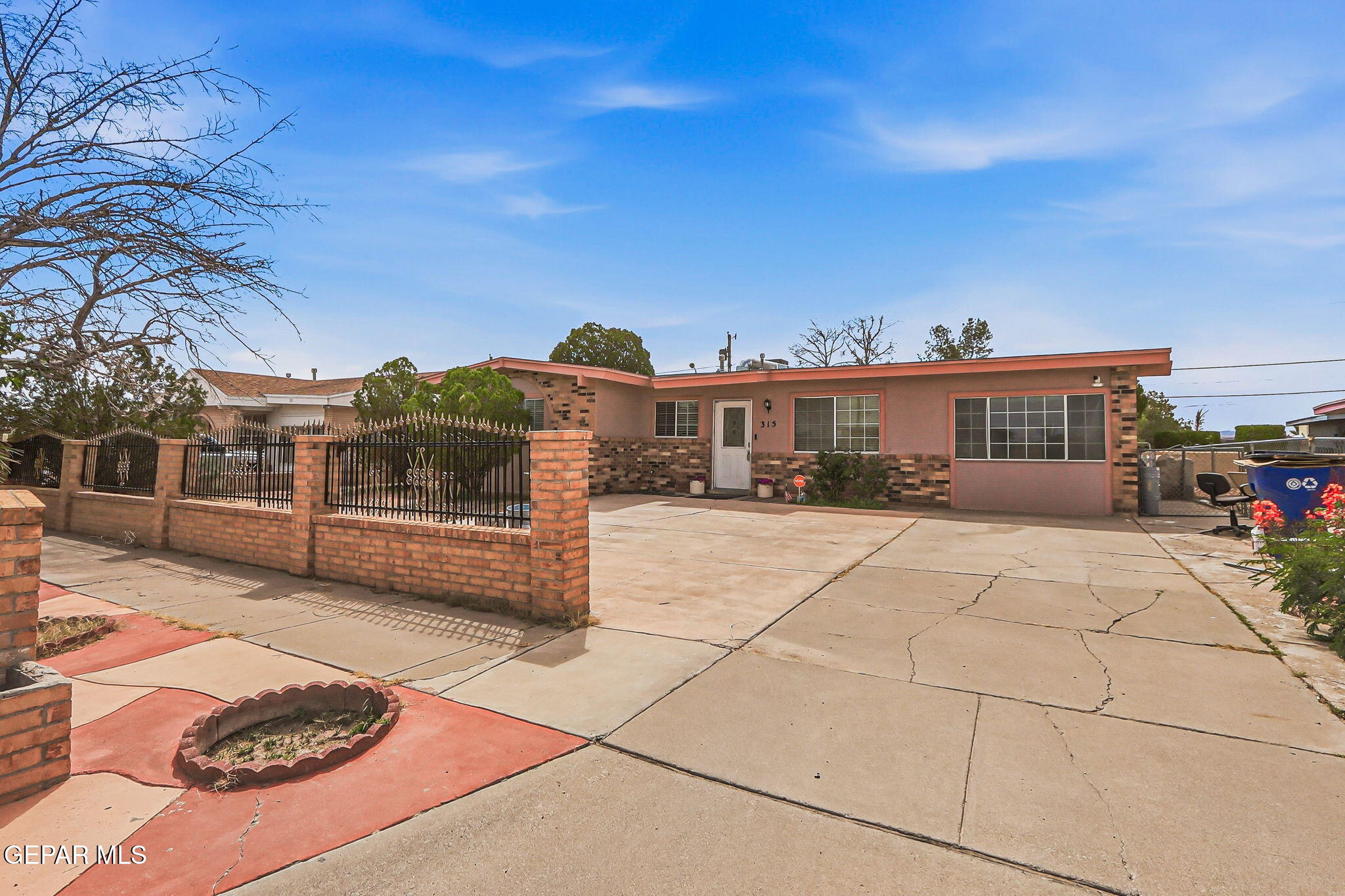 315 VALLEY FAIR Way, El Paso, TX 79907