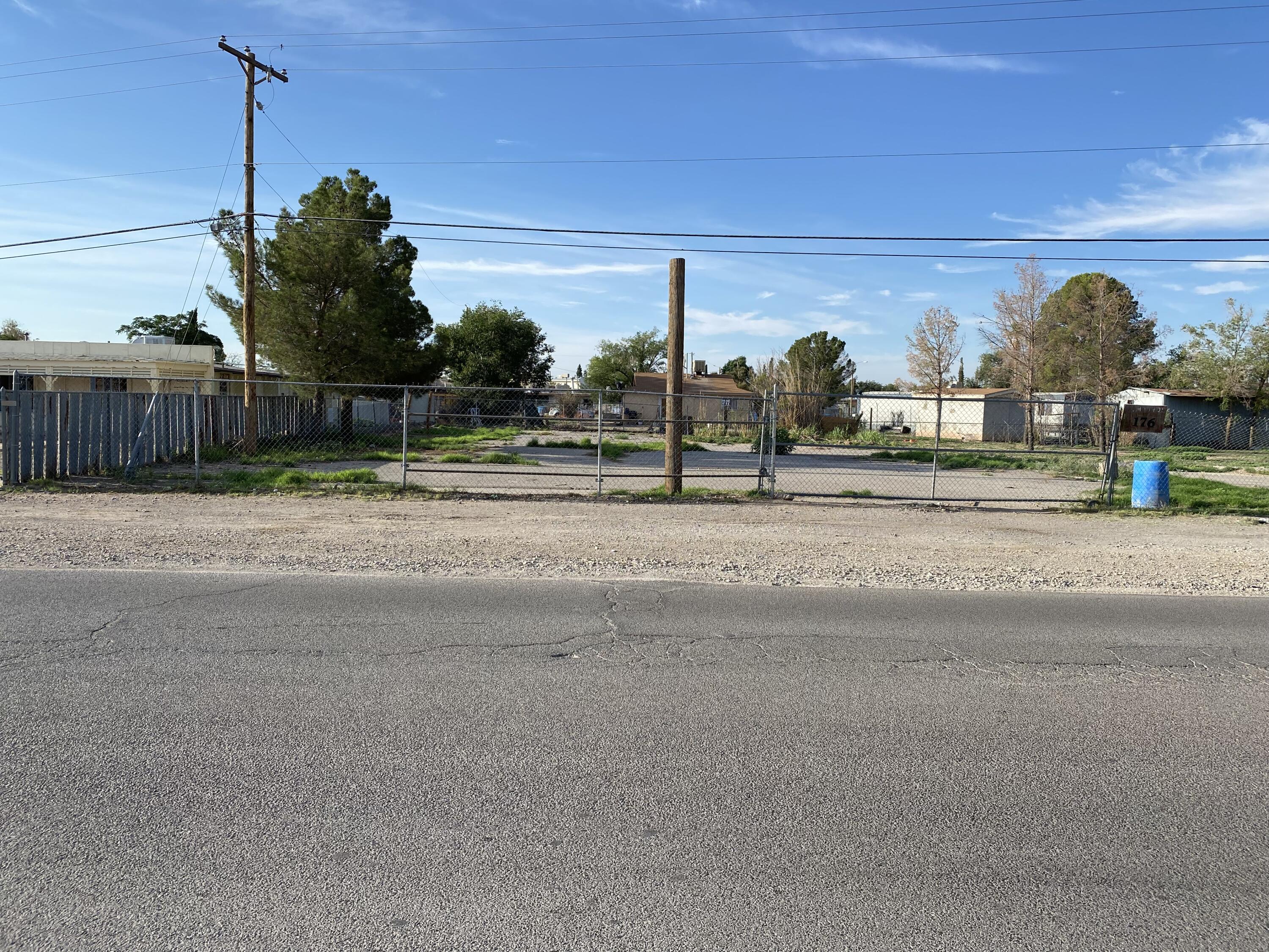 176 N Moon Road N, Socorro, TX 79927