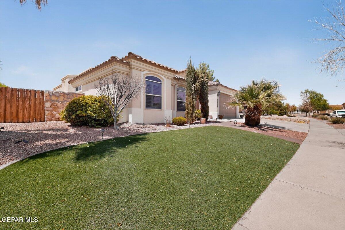 413 EMERALD SHORE Lane, El Paso, TX 79928