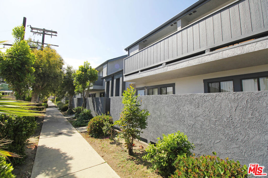 4180 Marlton Avenue 23