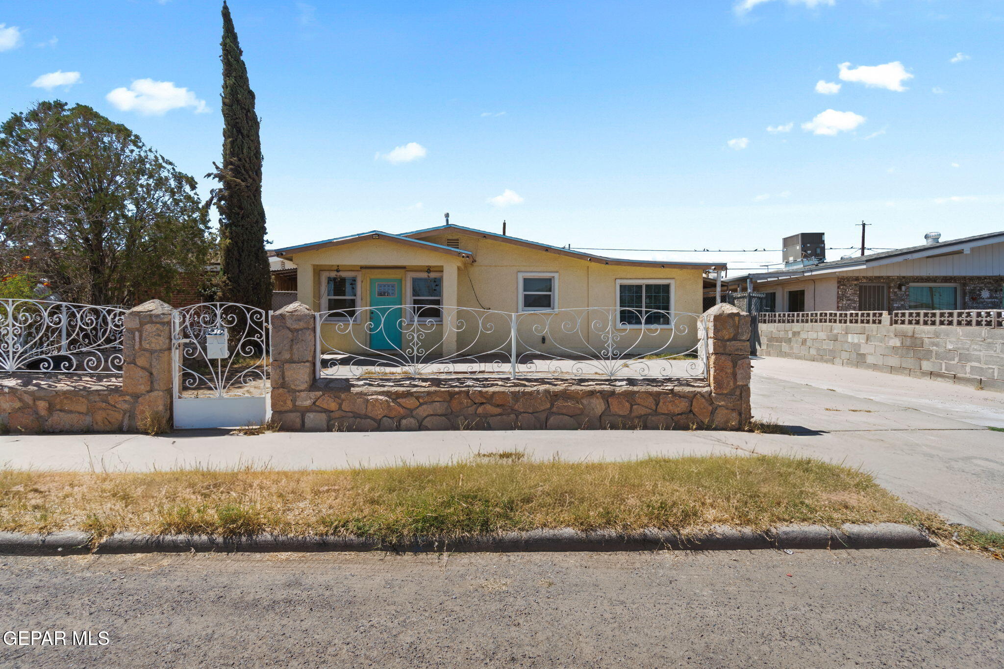 219 BAYWOOD Road, El Paso, TX 79915