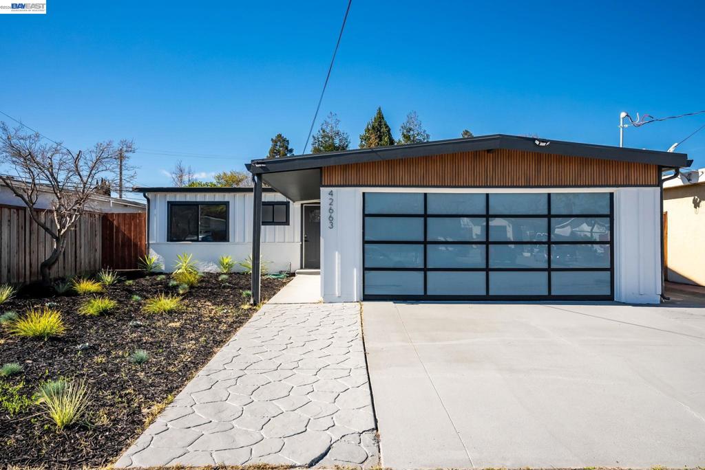 42663 Hamilton Way