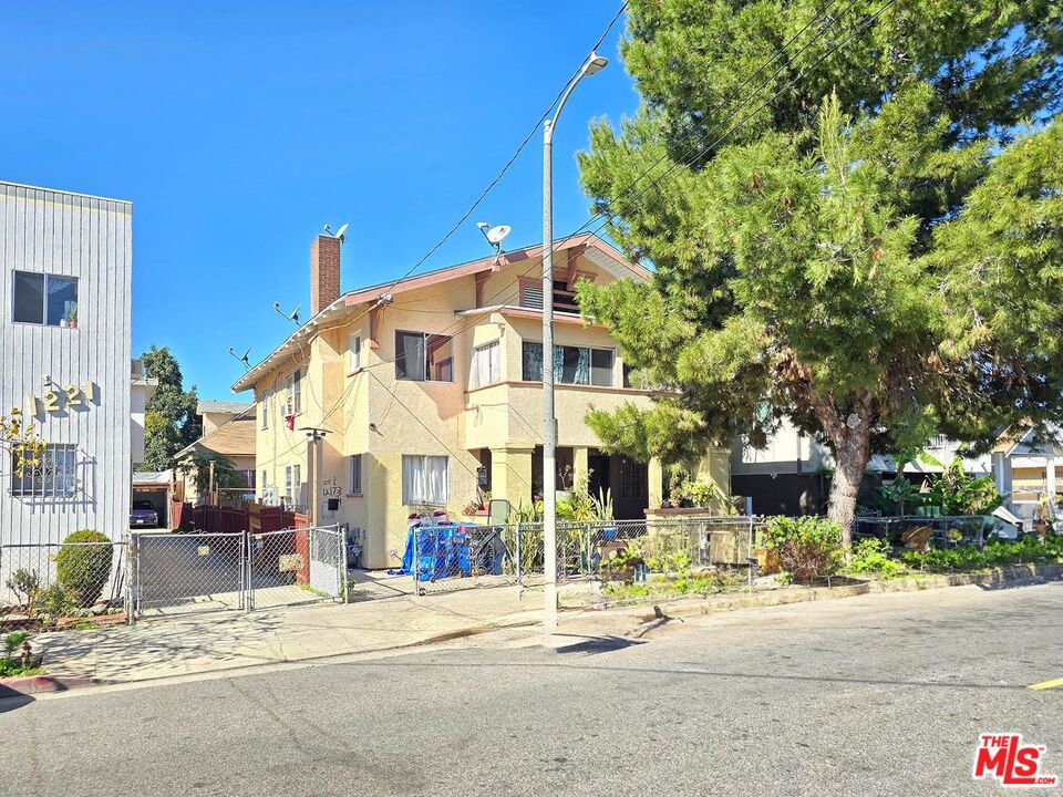 1215 Fedora Street
