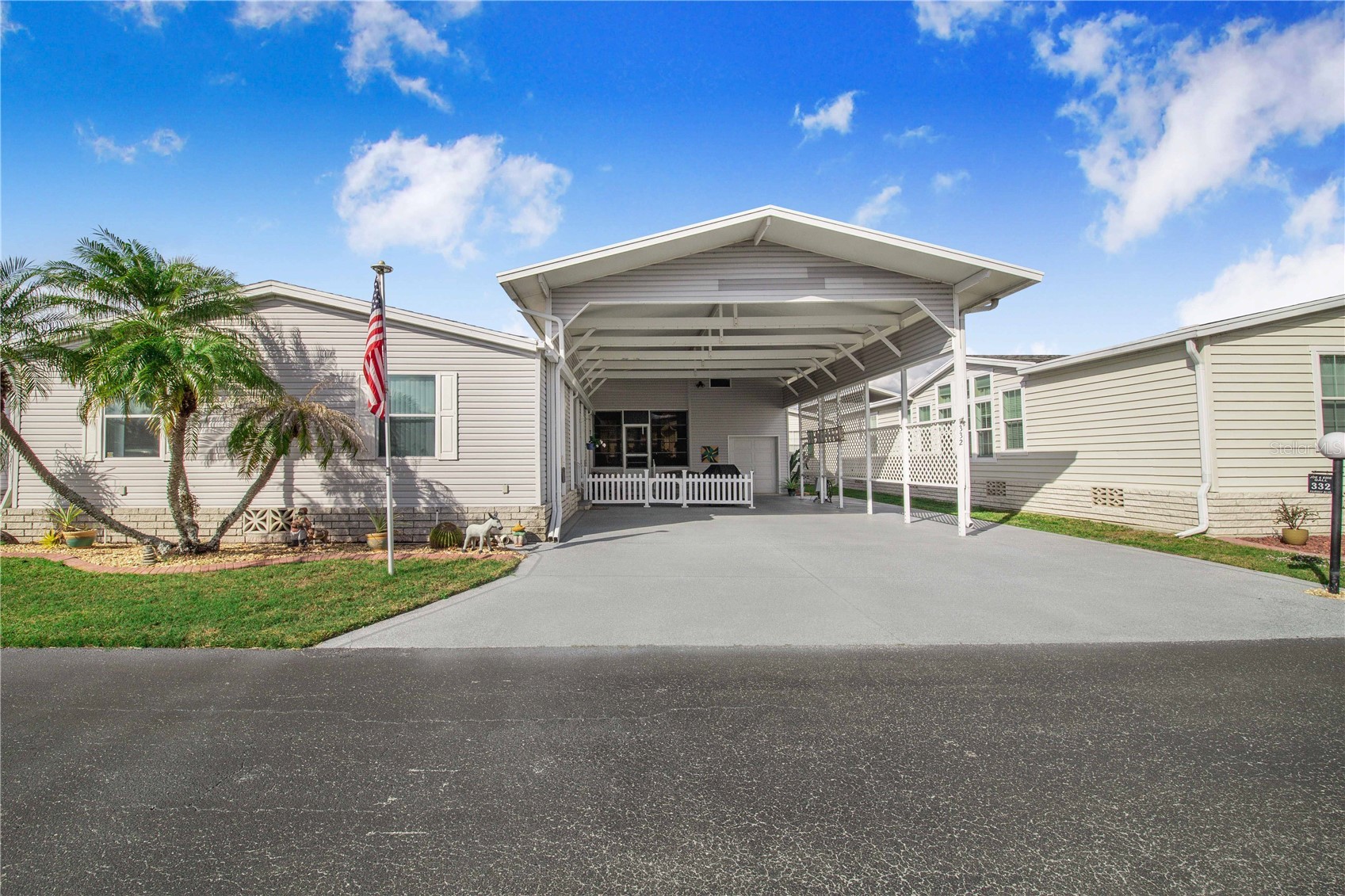 332 FAIRWAY BOULEVARD