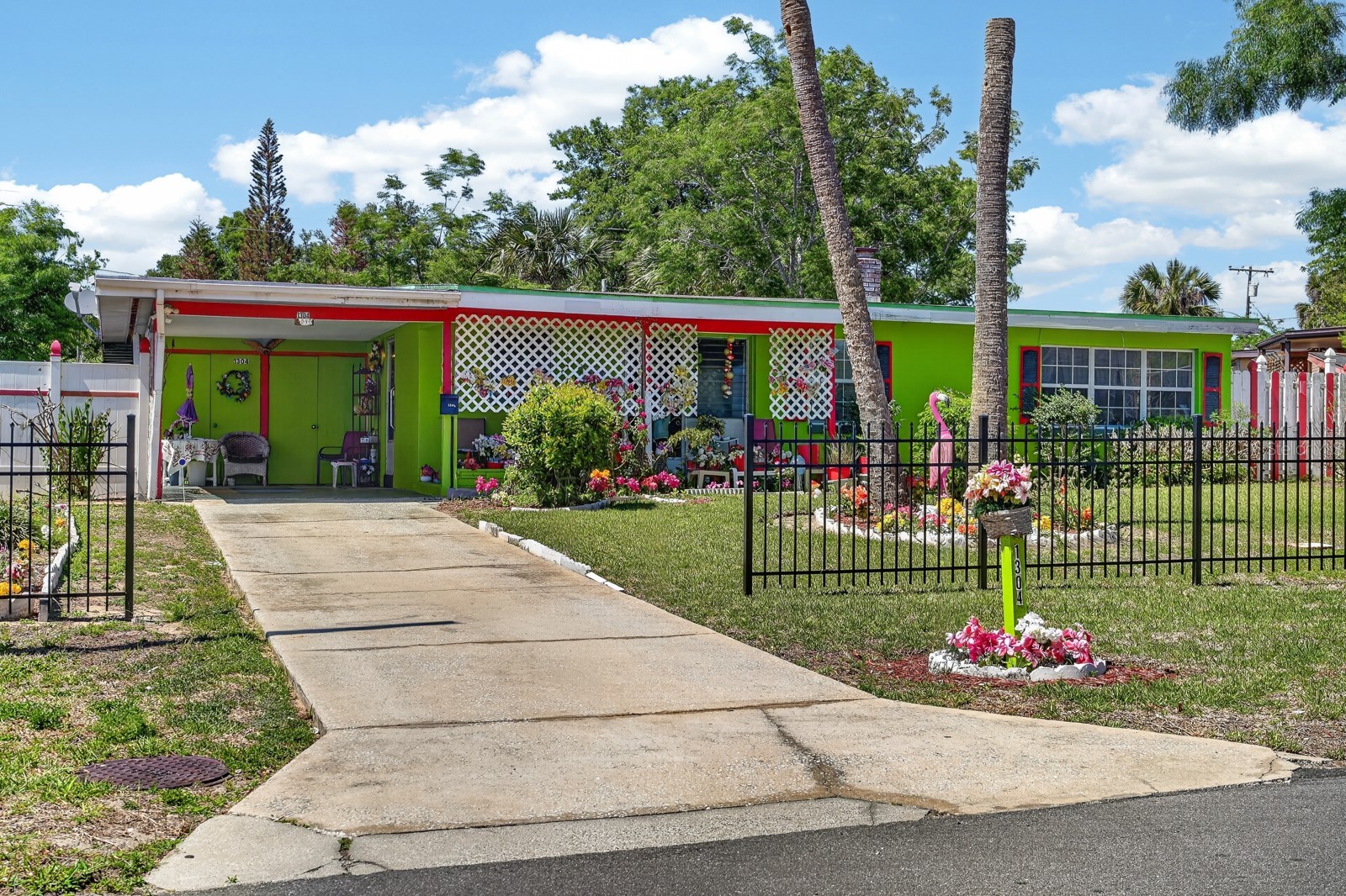 1304 HILLCREST DRIVE