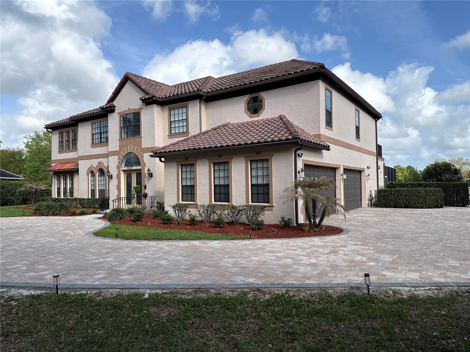 9057 BALMORAL MEWS SQUARE