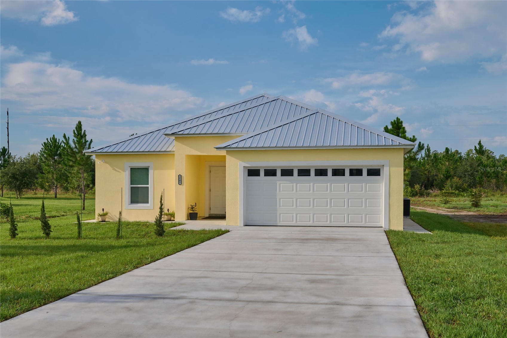 2581 POINCIANA DRIVE