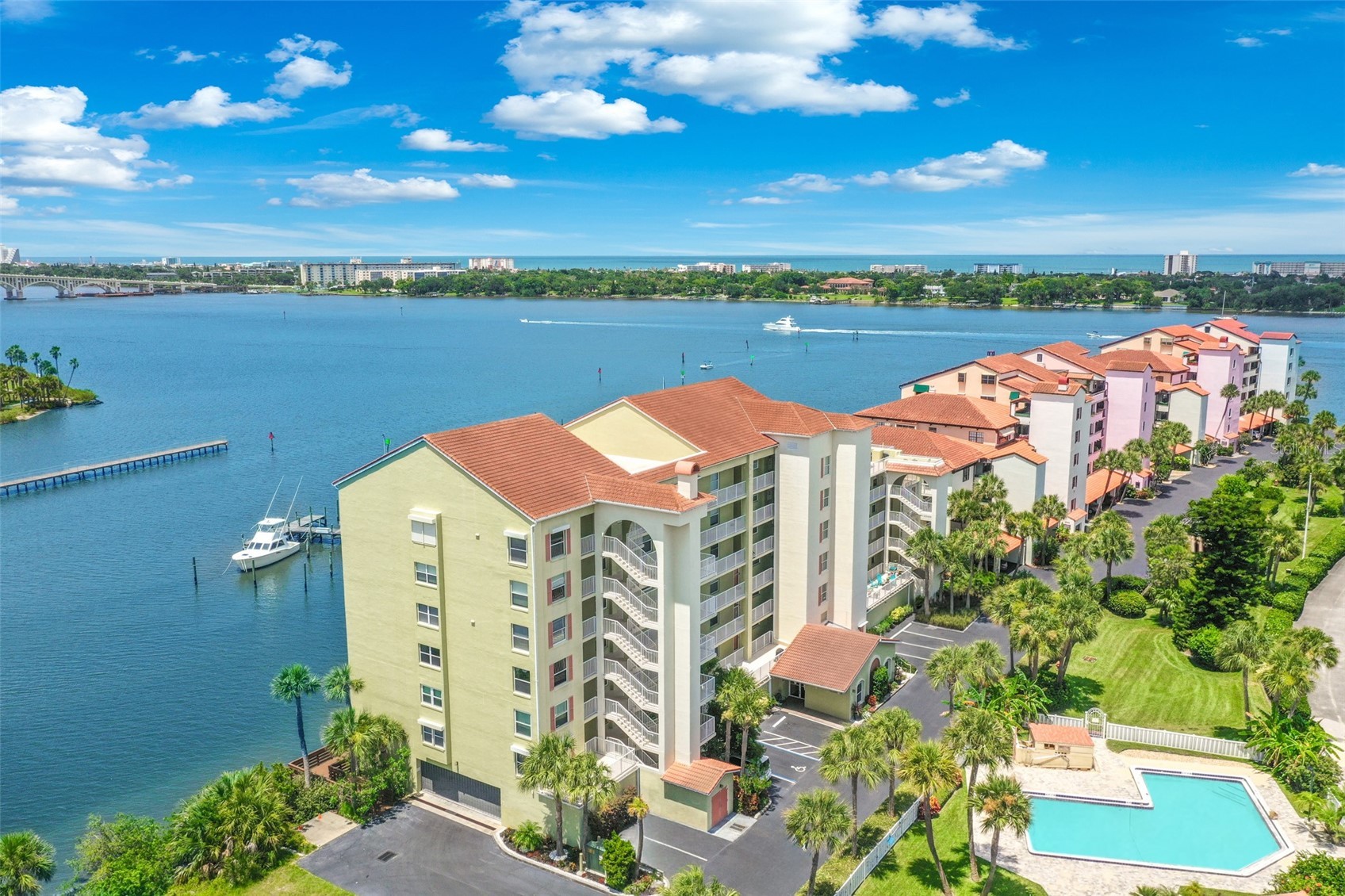 533 MARINA POINT DRIVE 533